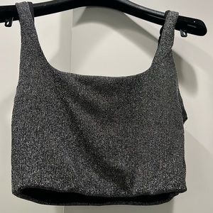 Aritzia Babylon crop top size medium